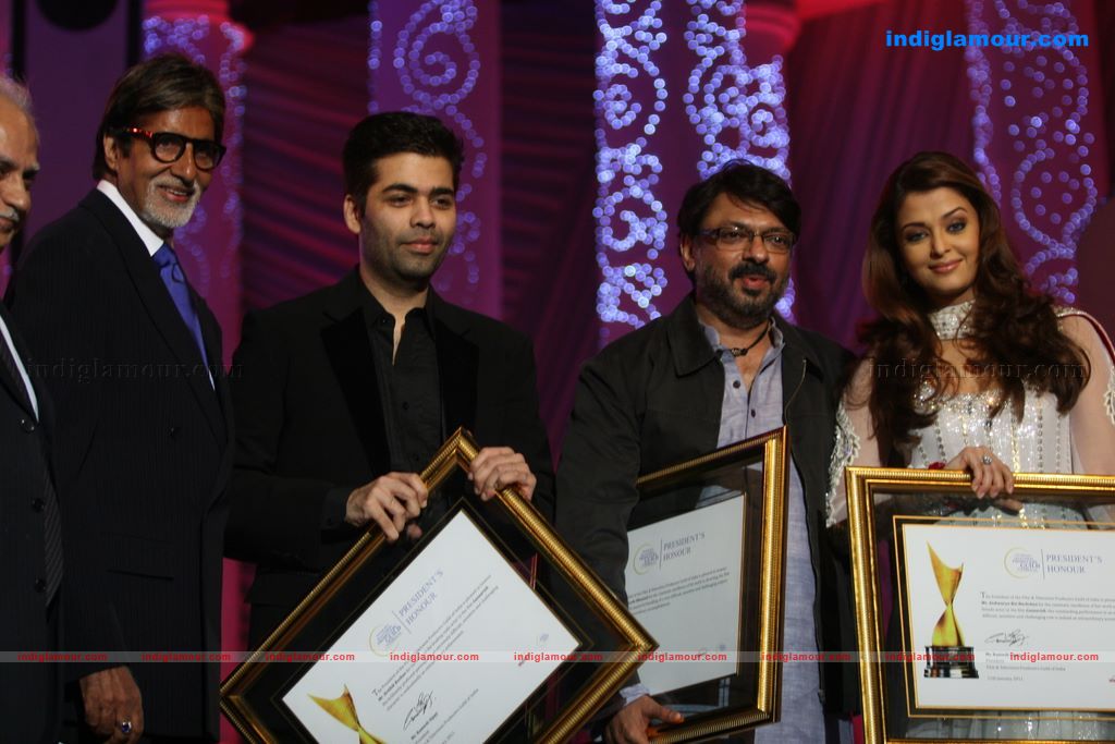 Shahrukh, BigB, Aishwarya, Priyanka and Katrina at Apsara Awards nite Event hd photo