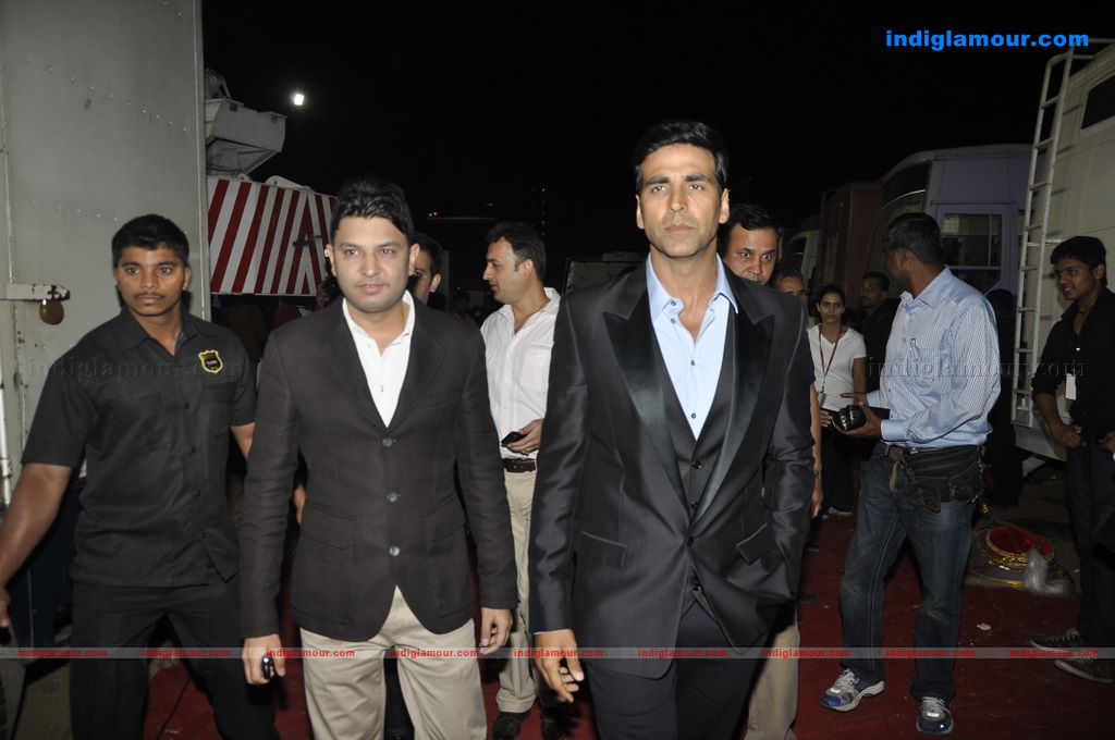 Shahrukh, BigB, Aishwarya, Priyanka and Katrina at Apsara Awards nite Event hd photo