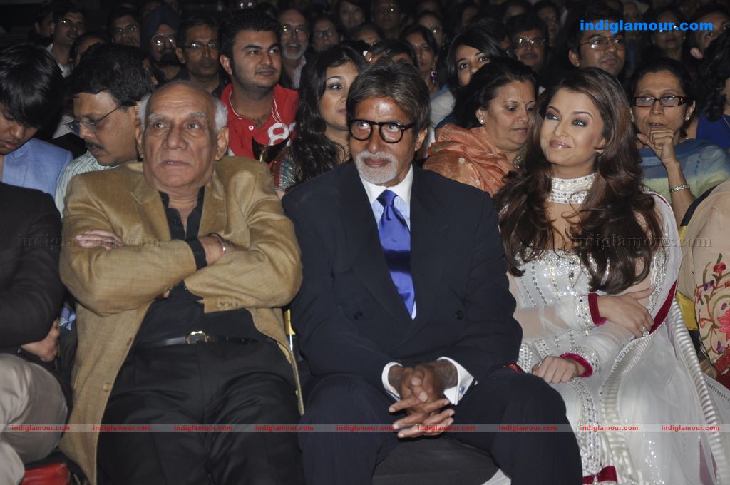 Shahrukh, BigB, Aishwarya, Priyanka and Katrina at Apsara Awards nite Event hd photo
