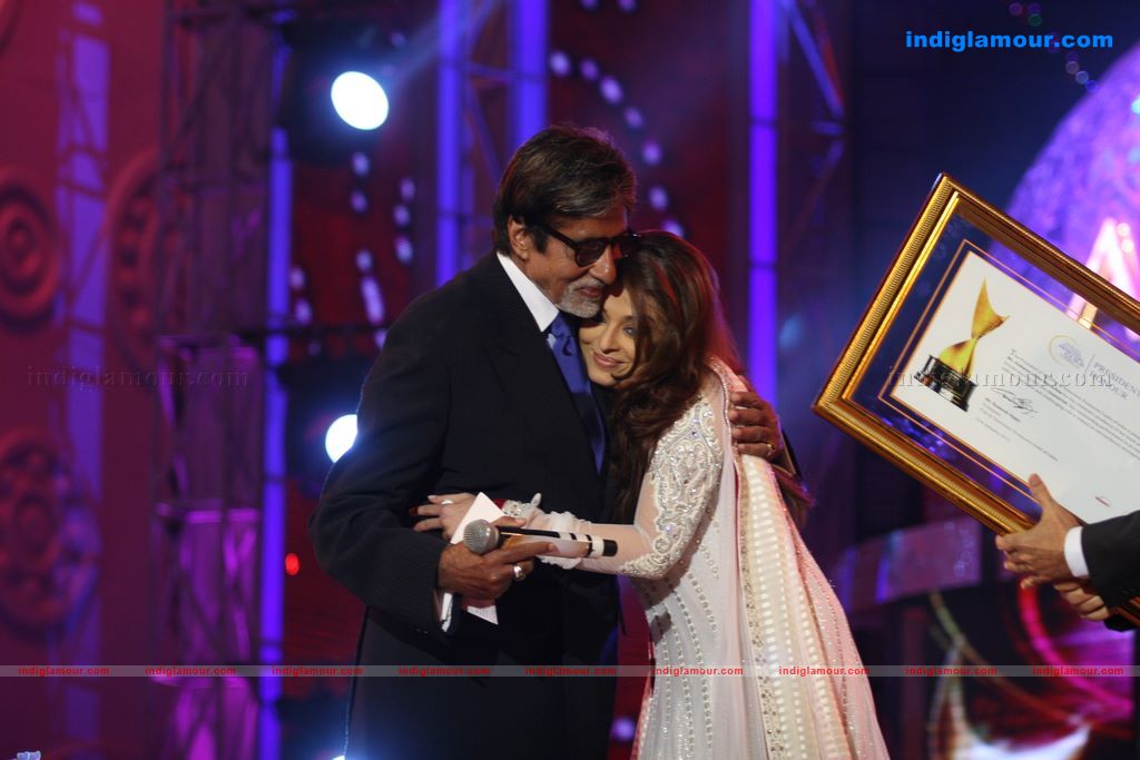 Shahrukh, BigB, Aishwarya, Priyanka and Katrina at Apsara Awards nite Event hd photo