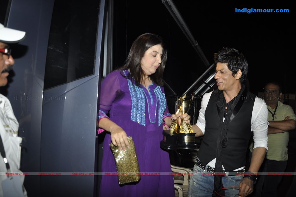 Shahrukh, BigB, Aishwarya, Priyanka and Katrina at Apsara Awards nite Event hd photo