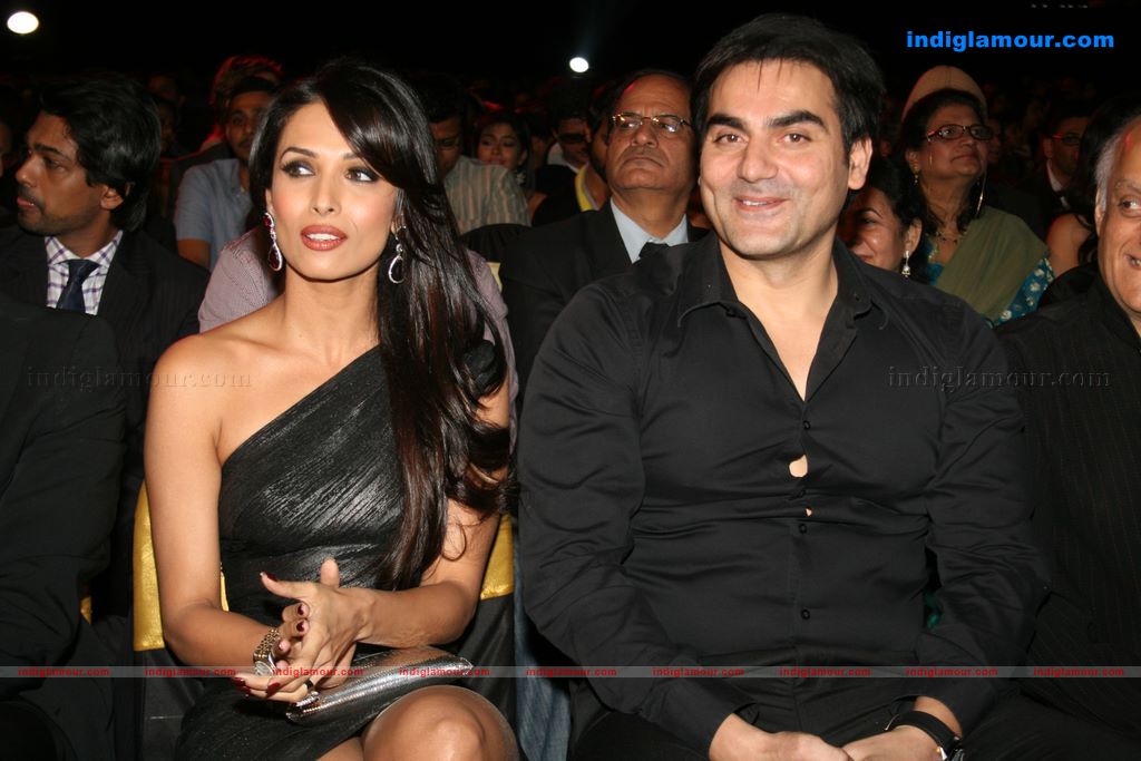 Shahrukh, BigB, Aishwarya, Priyanka and Katrina at Apsara Awards nite Event hd photo
