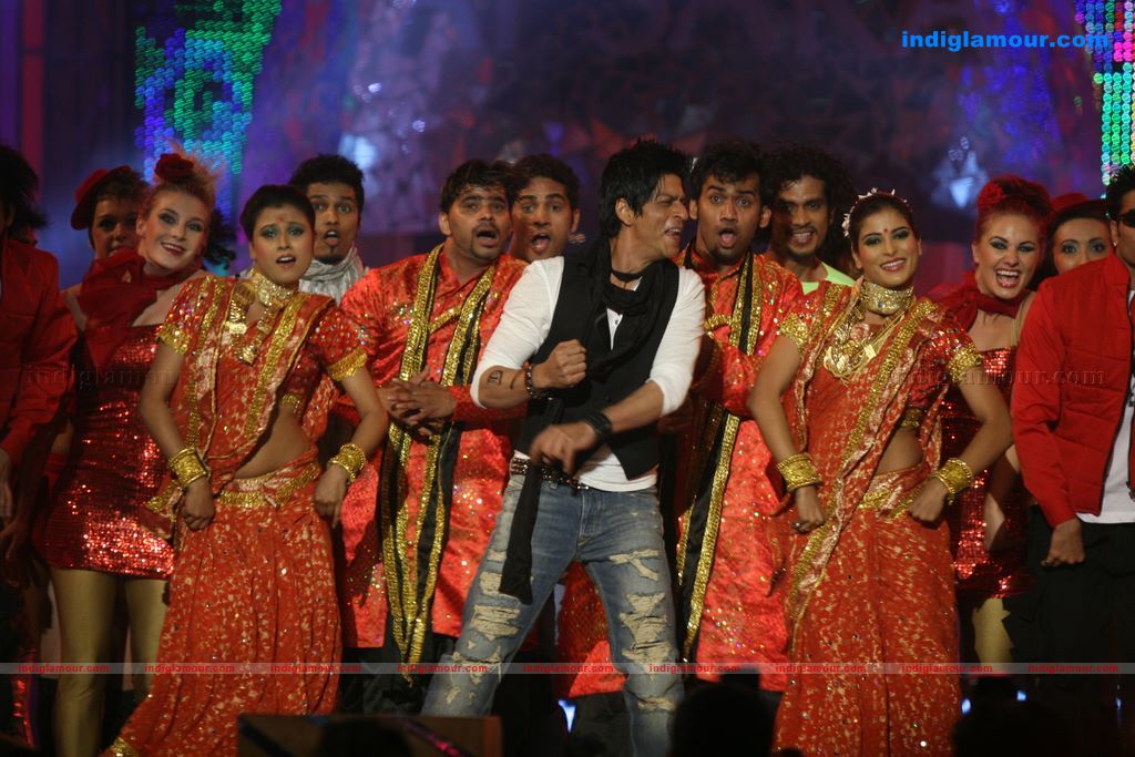 Shahrukh, BigB, Aishwarya, Priyanka and Katrina at Apsara Awards nite Event hd photo