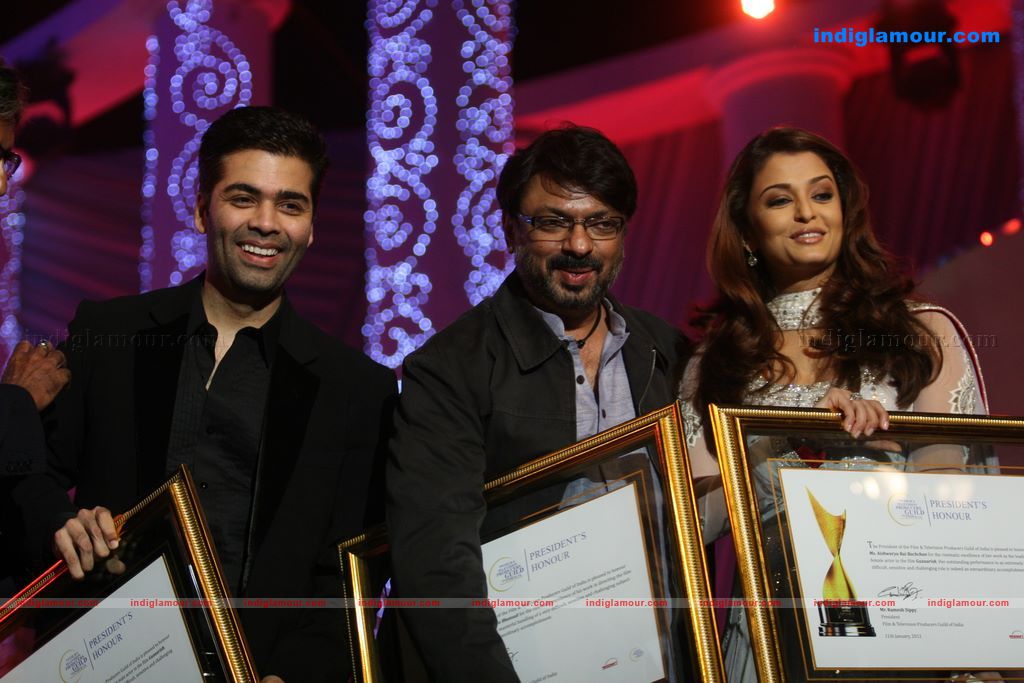 Shahrukh, BigB, Aishwarya, Priyanka and Katrina at Apsara Awards nite Event hd photo