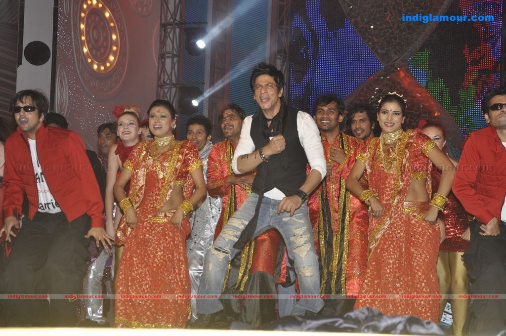 Shahrukh, BigB, Aishwarya, Priyanka and Katrina at Apsara Awards nite Event hd photo