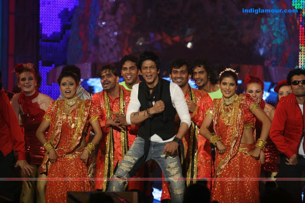 Shahrukh, BigB, Aishwarya, Priyanka and Katrina at Apsara Awards nite Event hd photo