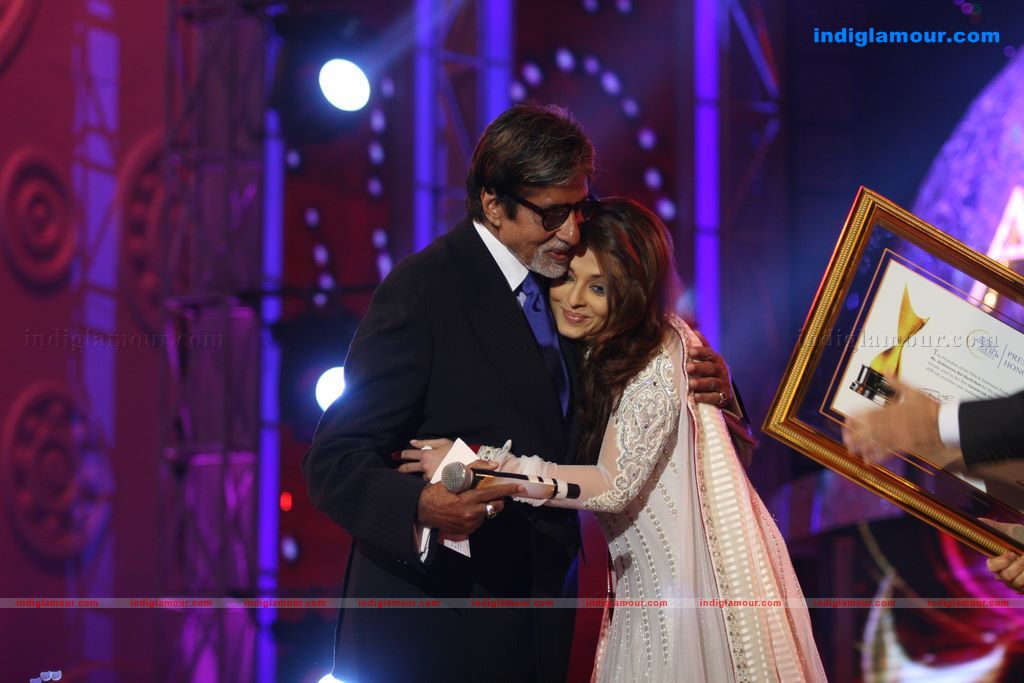 Shahrukh, BigB, Aishwarya, Priyanka and Katrina at Apsara Awards nite Event hd photo