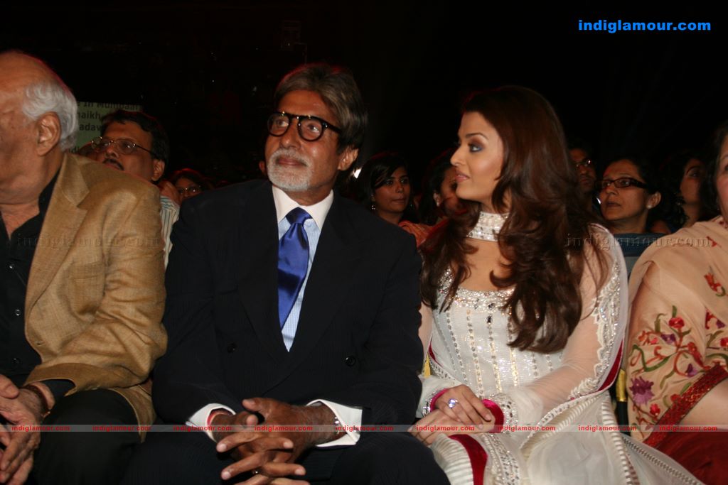 Shahrukh, BigB, Aishwarya, Priyanka and Katrina at Apsara Awards nite Event hd photo
