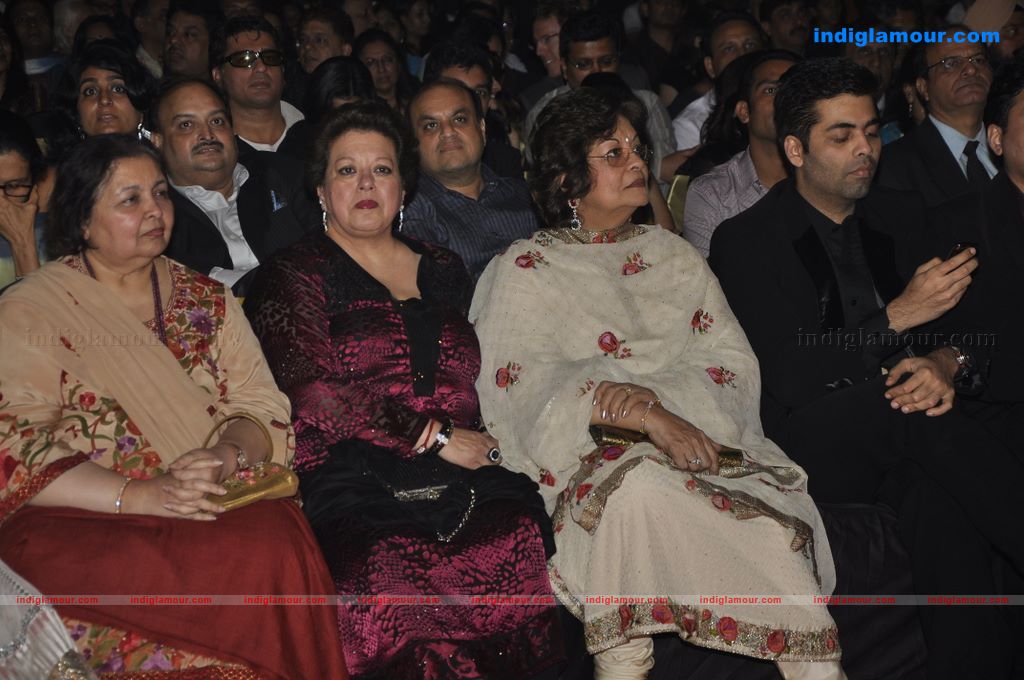 Shahrukh, BigB, Aishwarya, Priyanka and Katrina at Apsara Awards nite Event hd photo