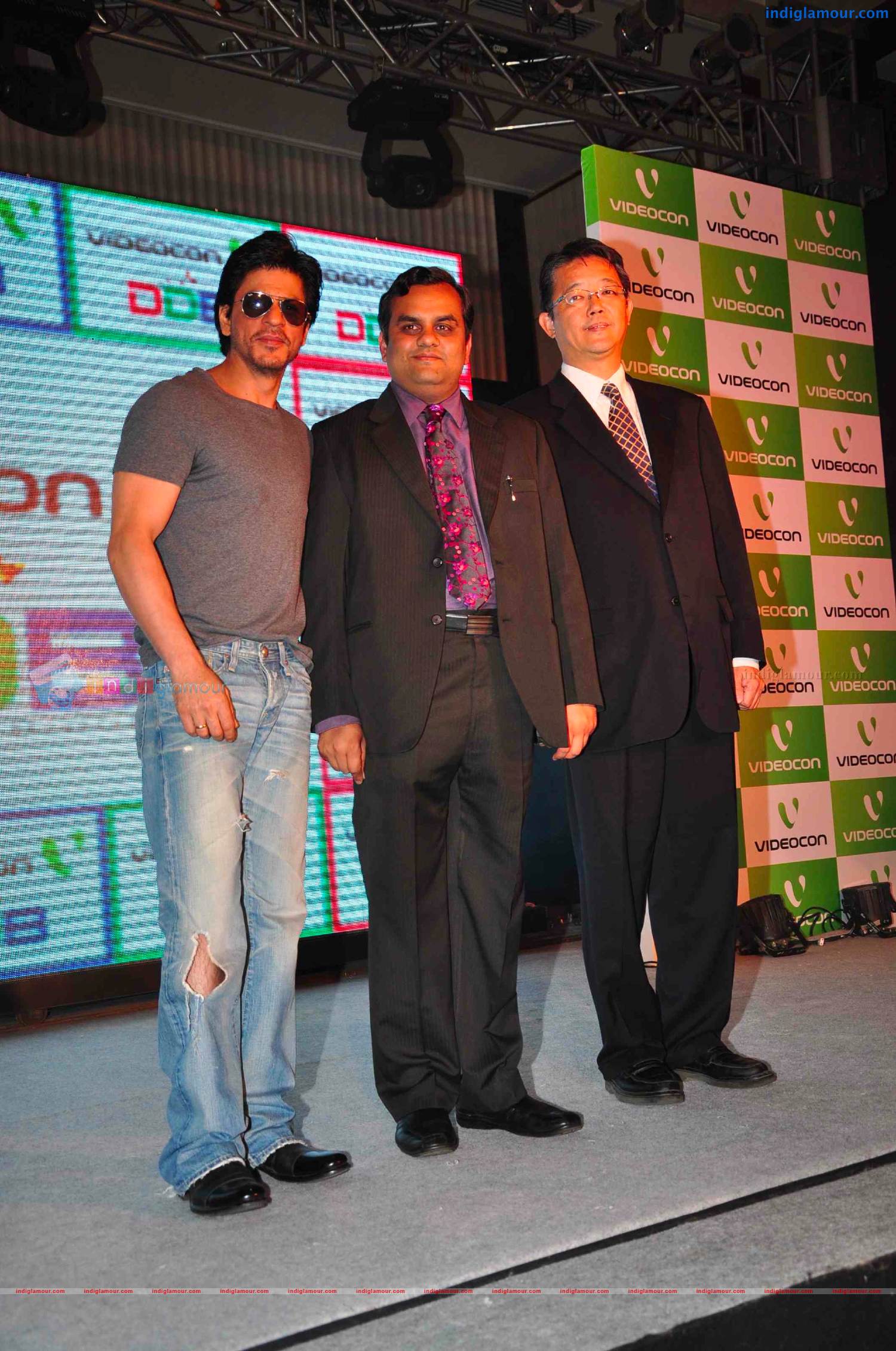 Shah Rukh At Videocon Event Event hd photo
