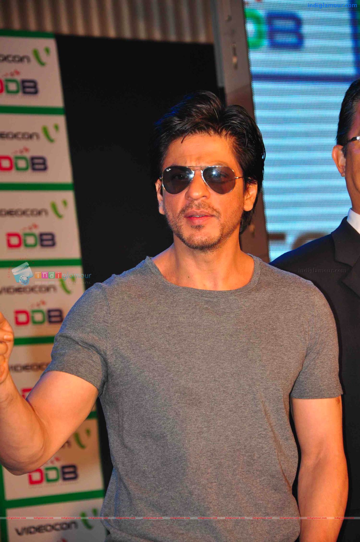 Shah Rukh At Videocon Event Event hd photo