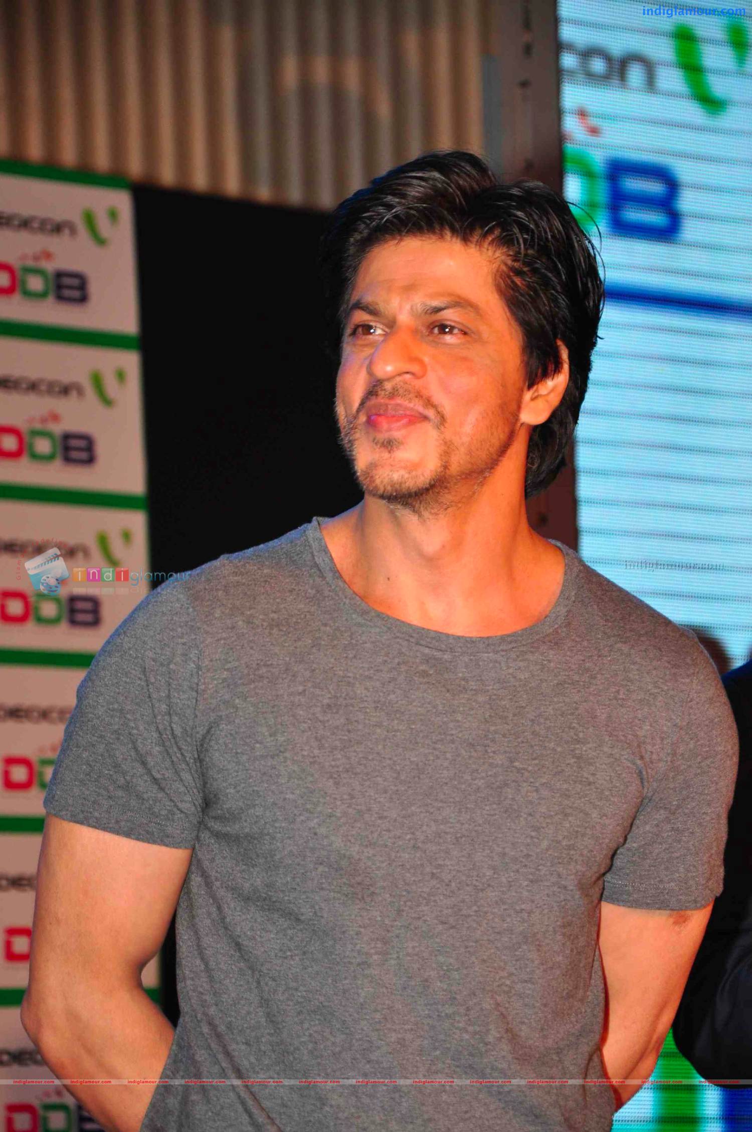Shah Rukh At Videocon Event Event hd photo