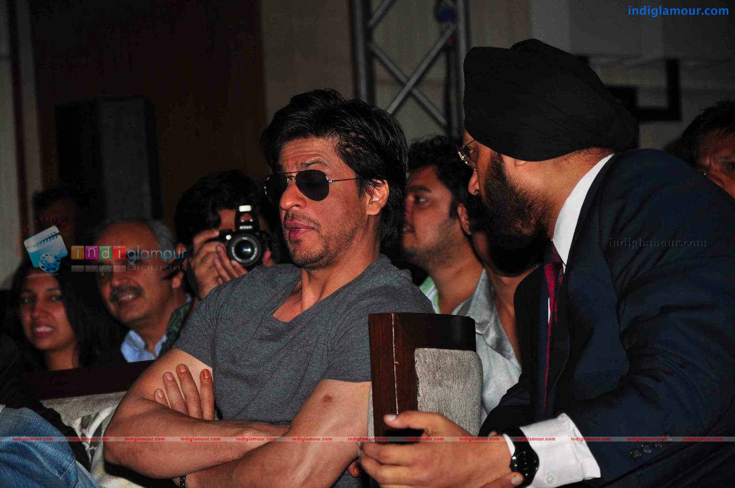 Shah Rukh At Videocon Event Event hd photo