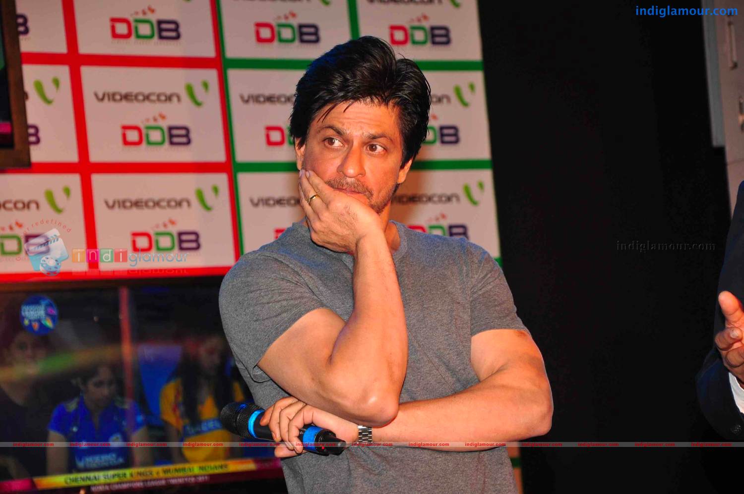 Shah Rukh At Videocon Event Event hd photo