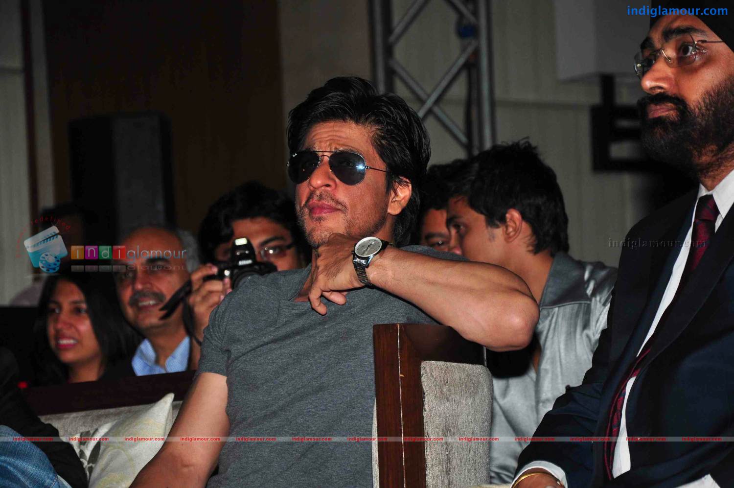 Shah Rukh At Videocon Event Event hd photo
