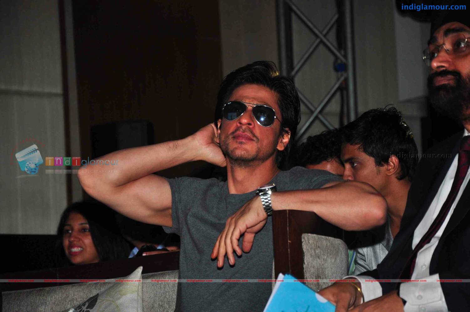 Shah Rukh At Videocon Event Event hd photo