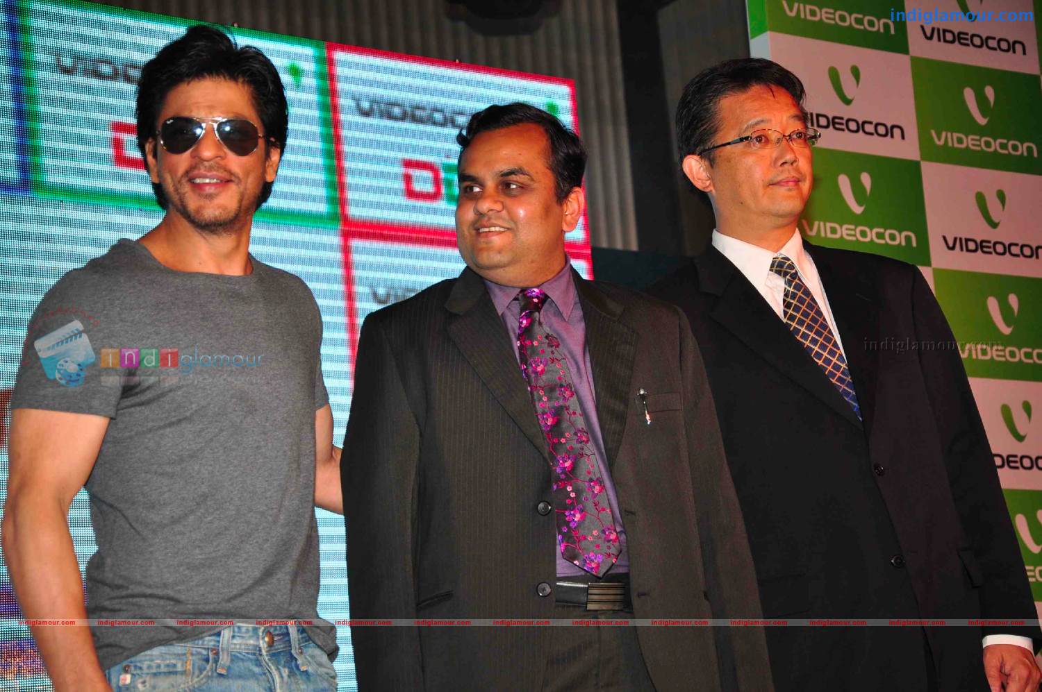 Shah Rukh At Videocon Event Event hd photo