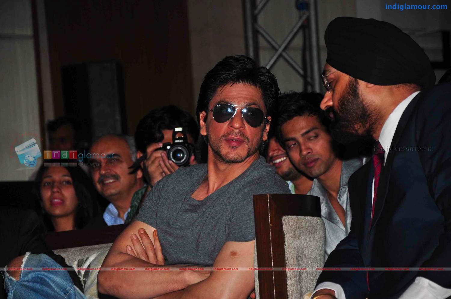 Shah Rukh At Videocon Event Event hd photo