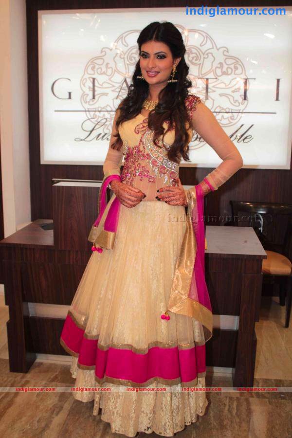 Celebs At India International Jewellery Week 2012 Event hd photo
