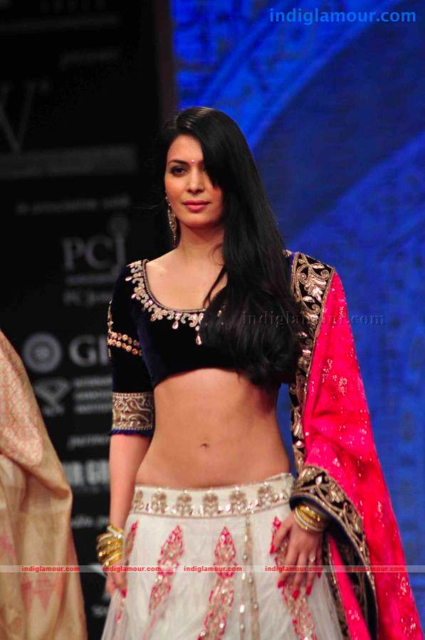 IIJW BETI By Gitanjali In Association With Gr8 Event hd photo
