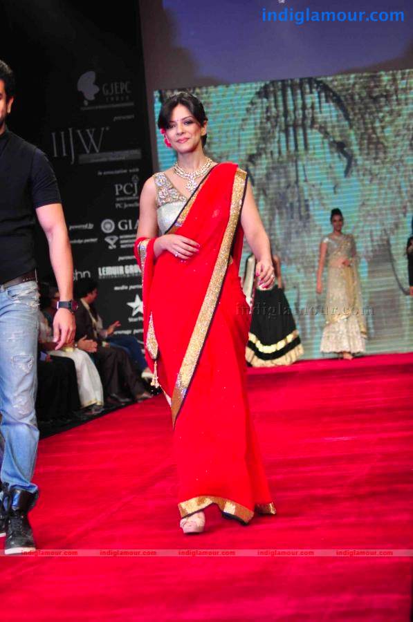IIJW BETI By Gitanjali In Association With Gr8 Event hd photo