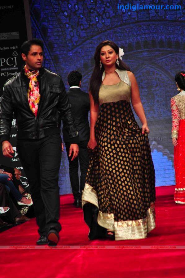 IIJW BETI By Gitanjali In Association With Gr8 Event hd photo