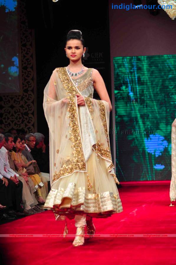 IIJW BETI By Gitanjali In Association With Gr8 Event hd photo