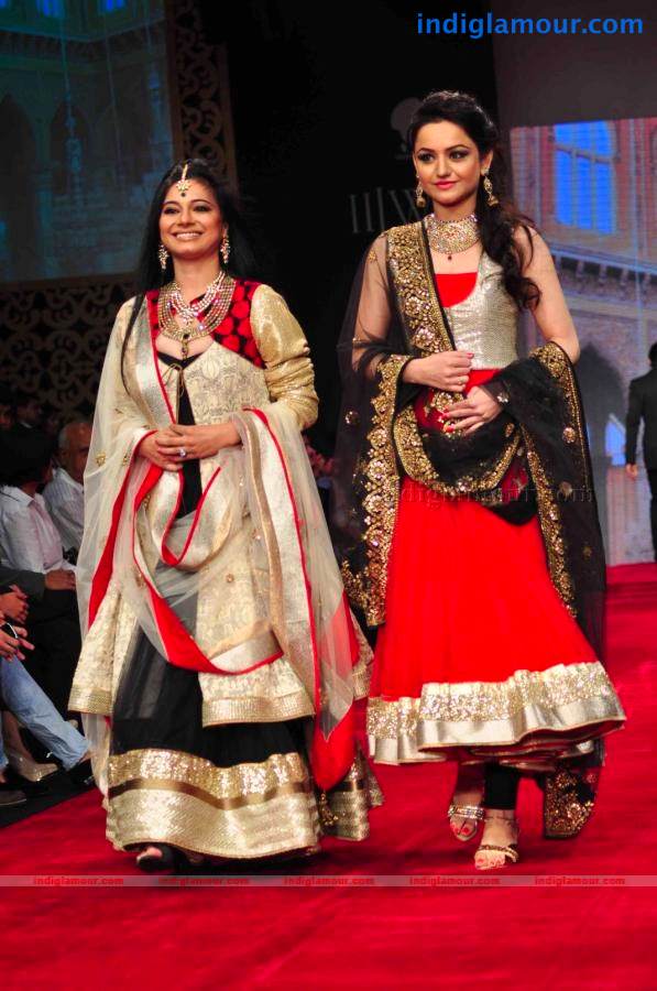 IIJW BETI By Gitanjali In Association With Gr8 Event hd photo