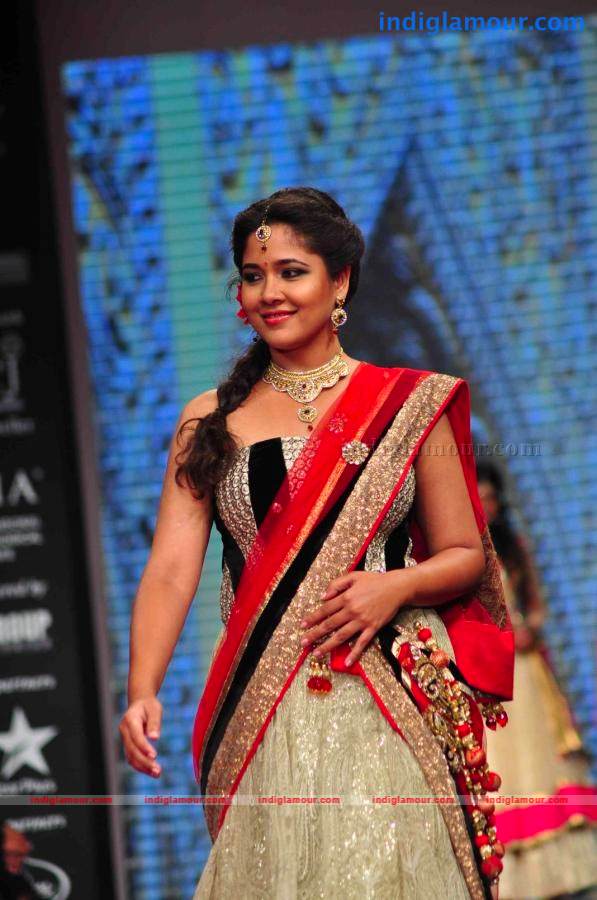 IIJW BETI By Gitanjali In Association With Gr8 Event hd photo