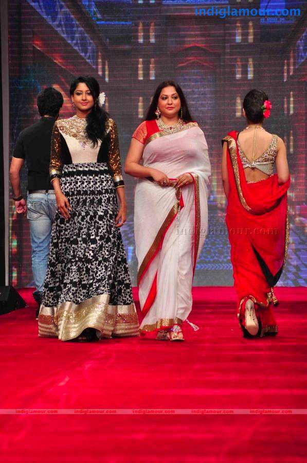 IIJW BETI By Gitanjali In Association With Gr8 Event hd photo