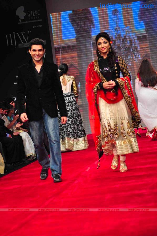 IIJW BETI By Gitanjali In Association With Gr8 Event hd photo