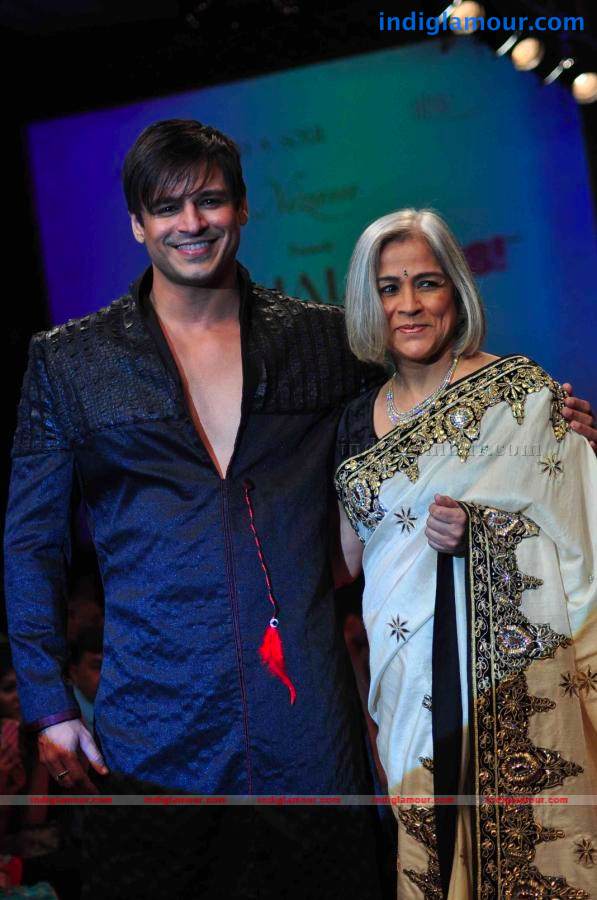 IIJW BETI By Gitanjali In Association With Gr8 Event hd photo