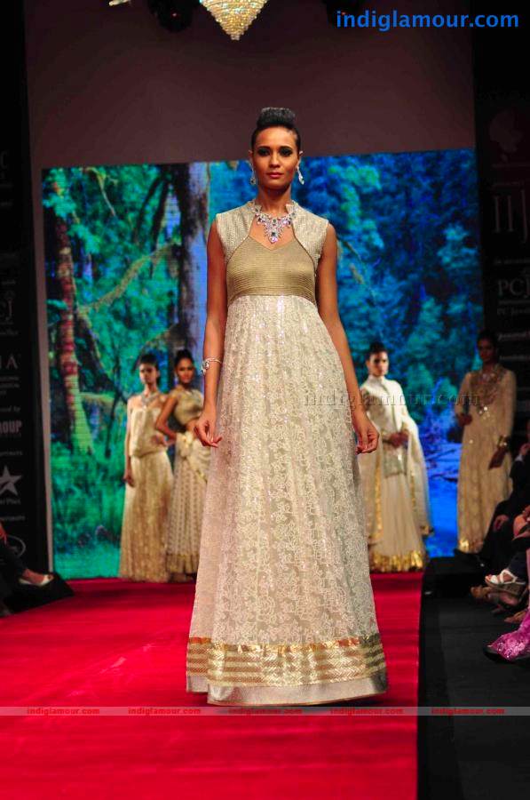 IIJW BETI By Gitanjali In Association With Gr8 Event hd photo
