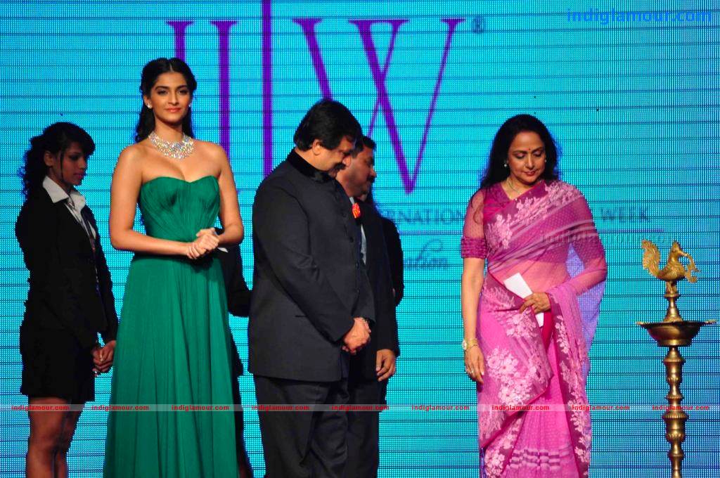 IIJW BETI By Gitanjali In Association With Gr8 Event hd photo
