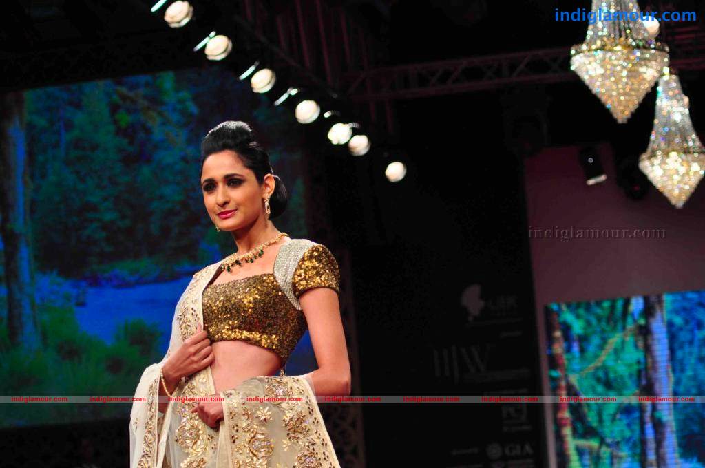 IIJW BETI By Gitanjali In Association With Gr8 Event hd photo
