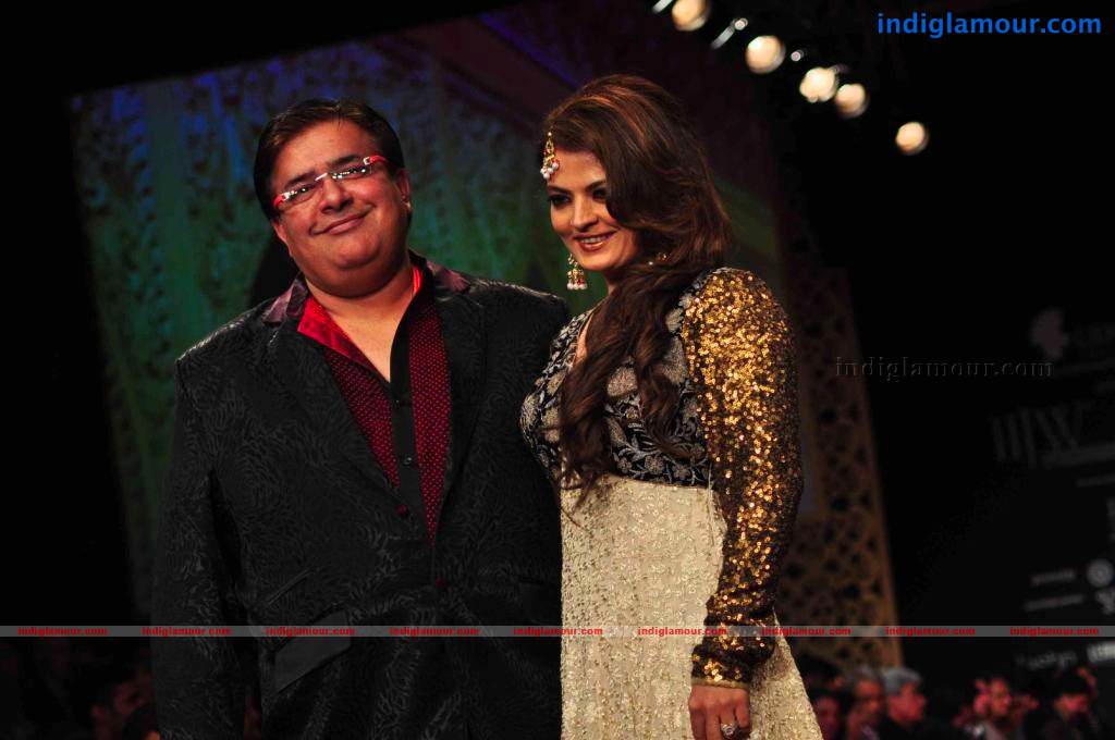 IIJW BETI By Gitanjali In Association With Gr8 Event hd photo