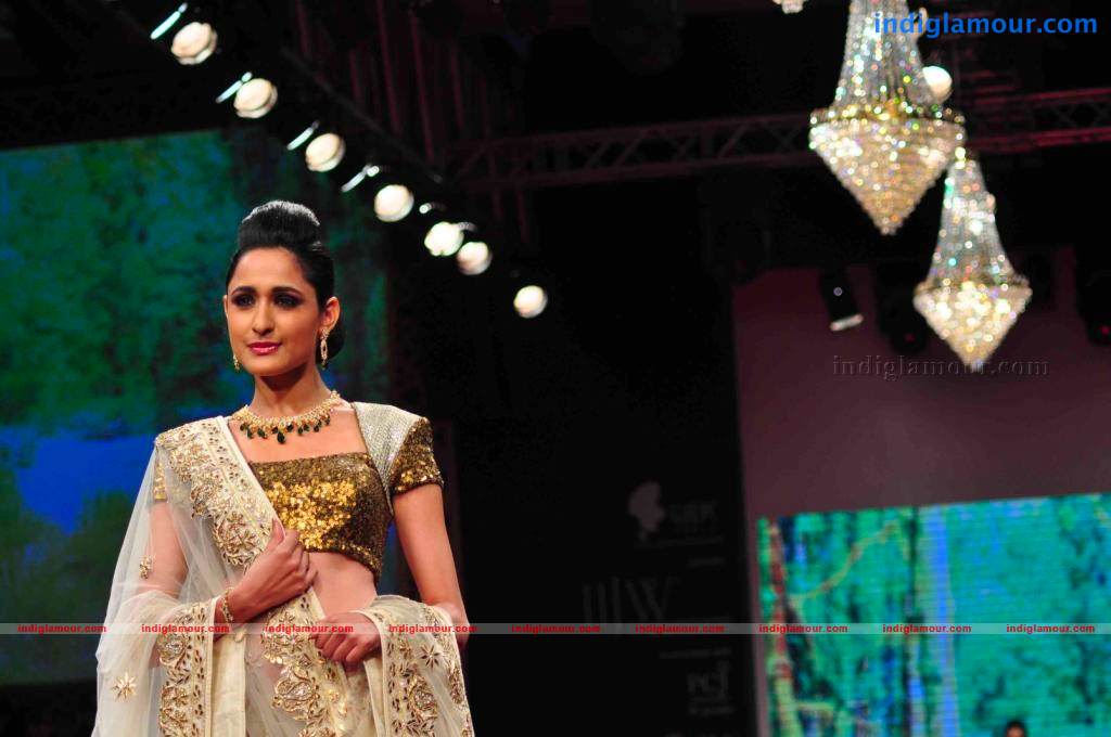 IIJW BETI By Gitanjali In Association With Gr8 Event hd photo