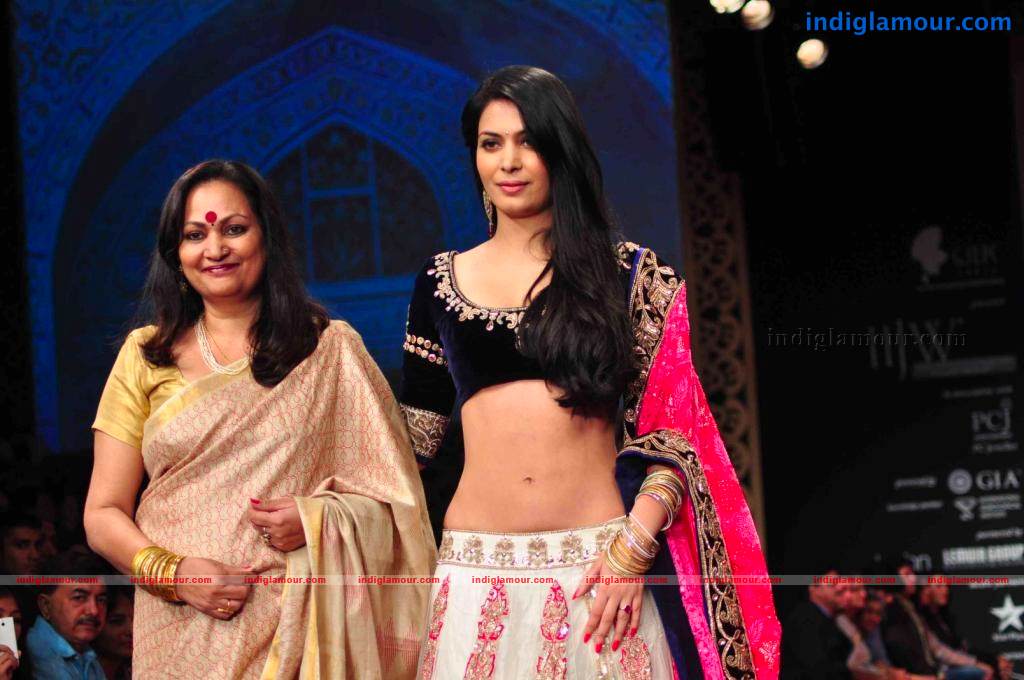 IIJW BETI By Gitanjali In Association With Gr8 Event hd photo
