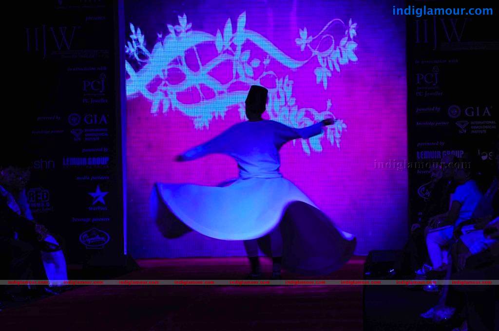 IIJW BETI By Gitanjali In Association With Gr8 Event hd photo