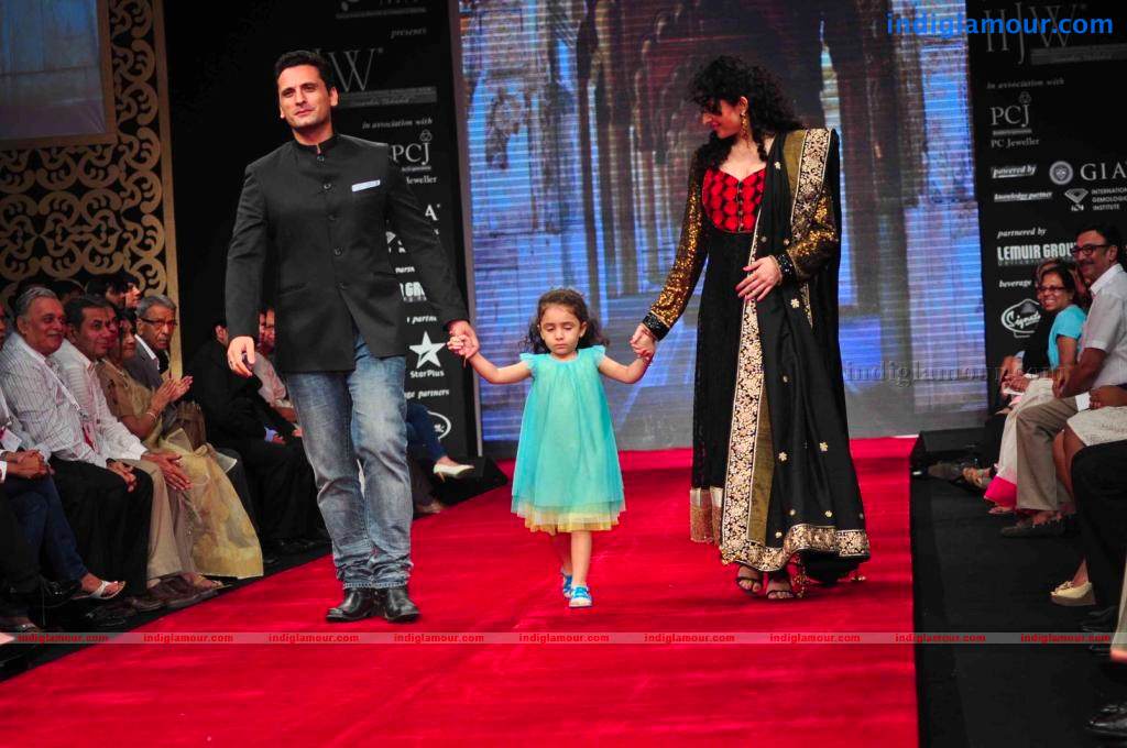 IIJW BETI By Gitanjali In Association With Gr8 Event hd photo