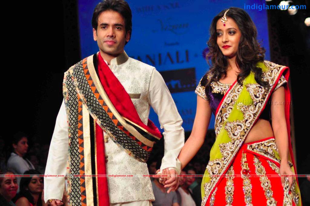 IIJW BETI By Gitanjali In Association With Gr8 Event hd photo