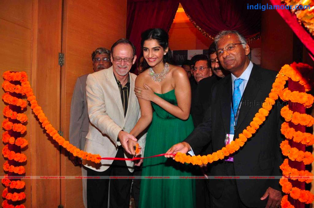 IIJW BETI By Gitanjali In Association With Gr8 Event hd photo