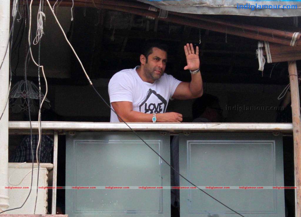 Salman Khan Wished To Fans On Eid Event hd photo