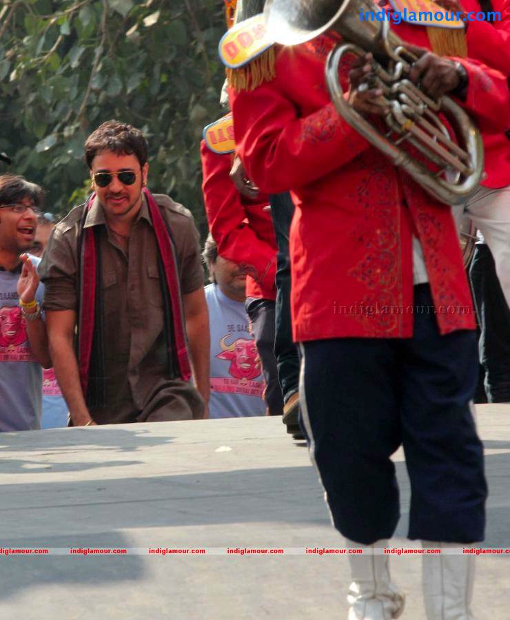 Imran Khan At Red Bull Soapbox Race 2012 Event hd photo