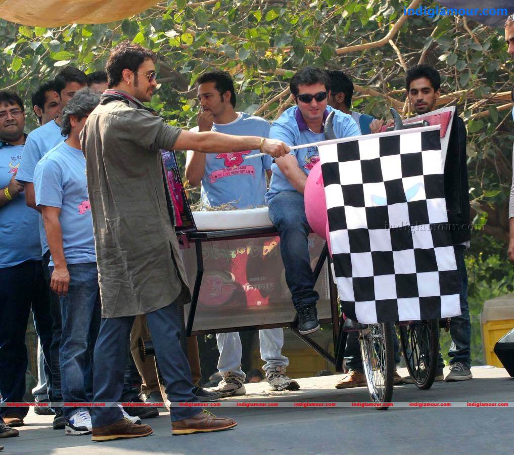Imran Khan At Red Bull Soapbox Race 2012 Event hd photo