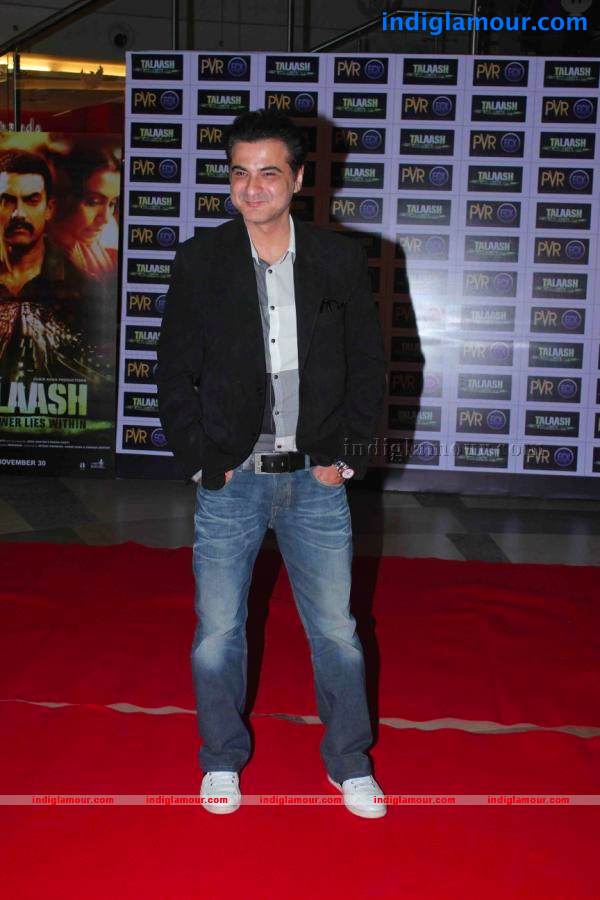 Talaash Movie Premier Show Event hd photo