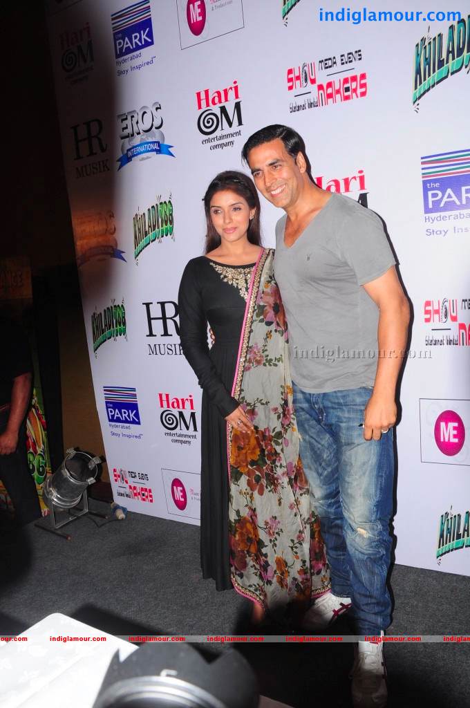Akshay And Asin Promotes Khiladi 786 Event hd photo