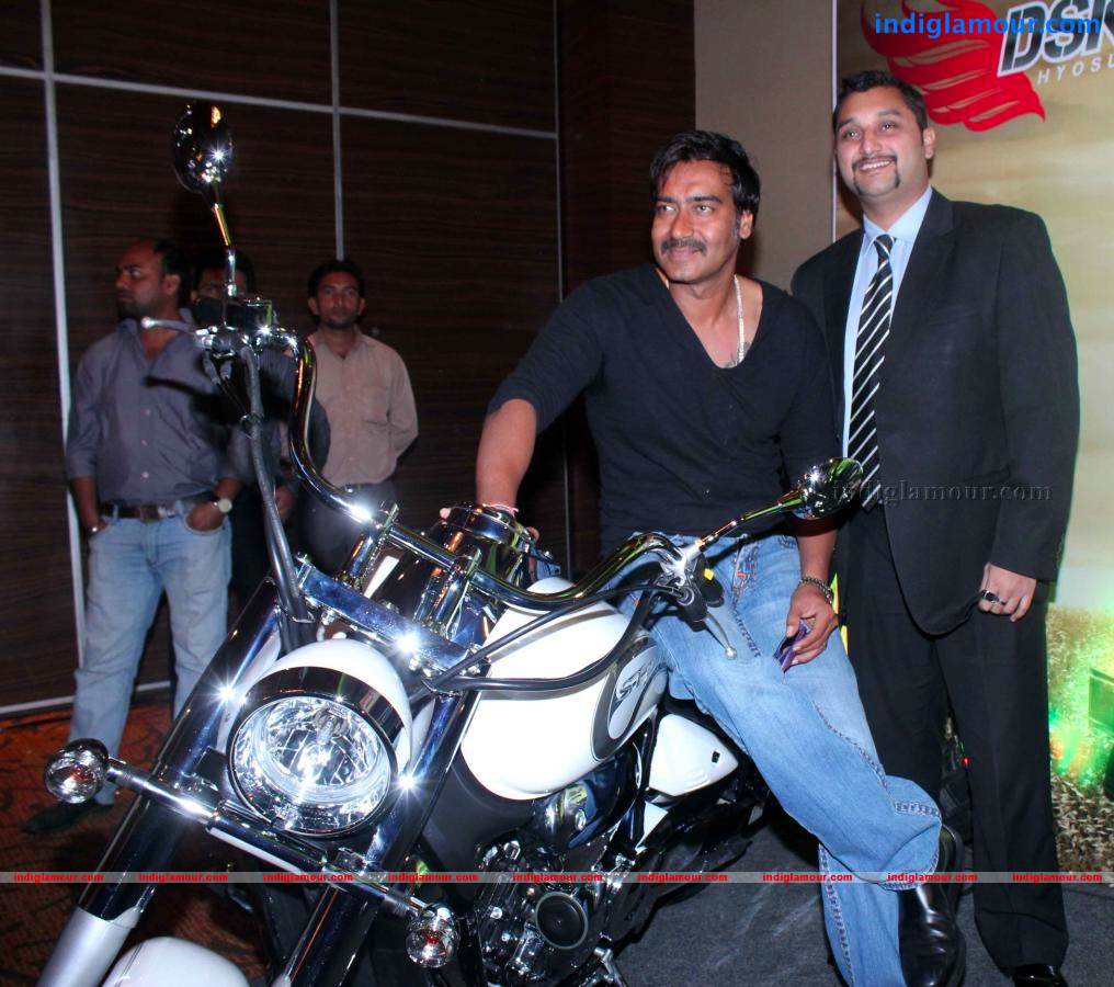 DSK Announces The Winner Of Picture Dekho Bike Jeeto Contest Event hd photo