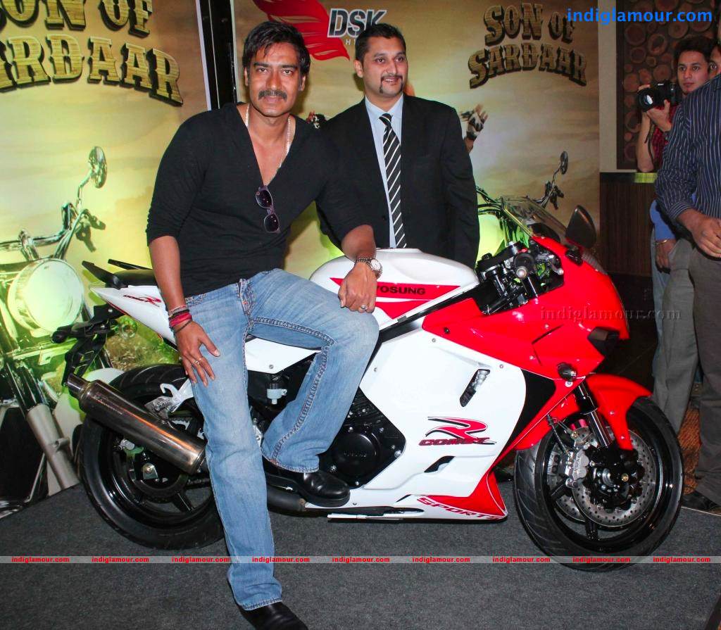 DSK Announces The Winner Of Picture Dekho Bike Jeeto Contest Event hd photo