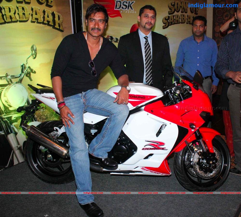DSK Announces The Winner Of Picture Dekho Bike Jeeto Contest Event hd photo